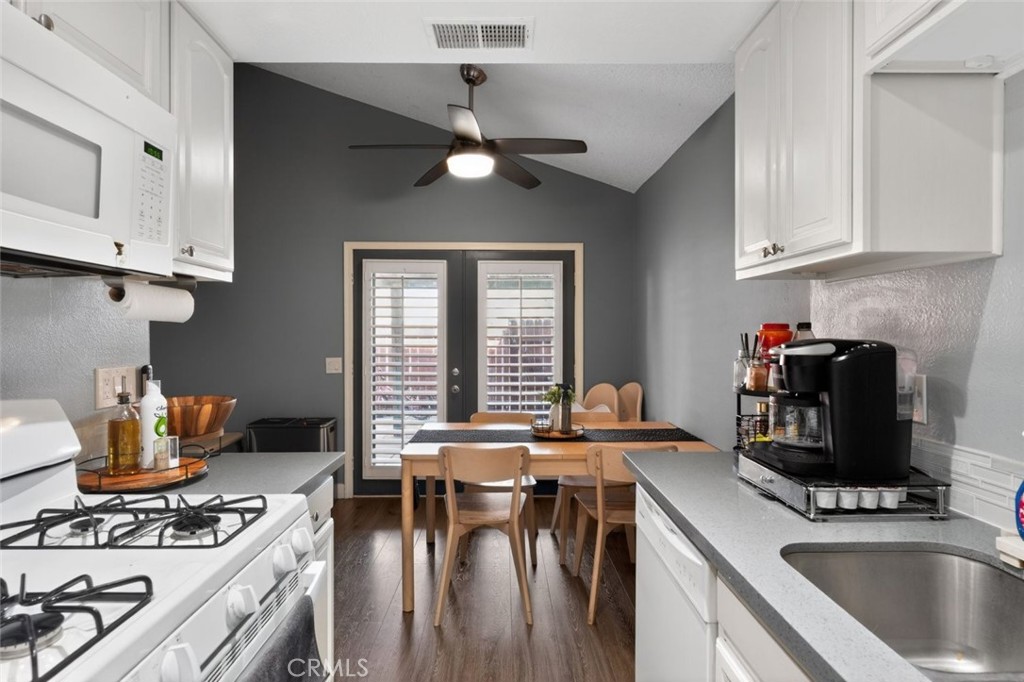 2537 Occidental Circle Riverside, CA 92507 - Photo 9 of 32