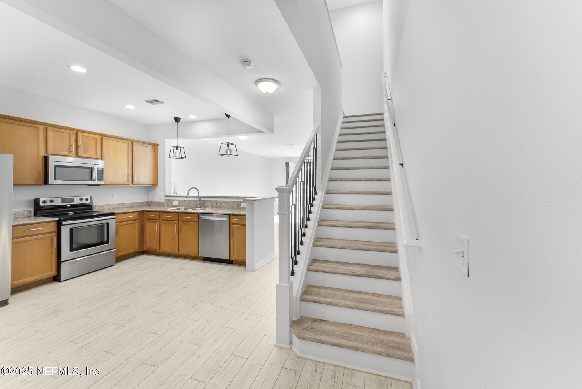 6916 Roundleaf Drive Jacksonville, FL 32258 - Photo 17 of 46 6916_Roundleaf-HDR-19