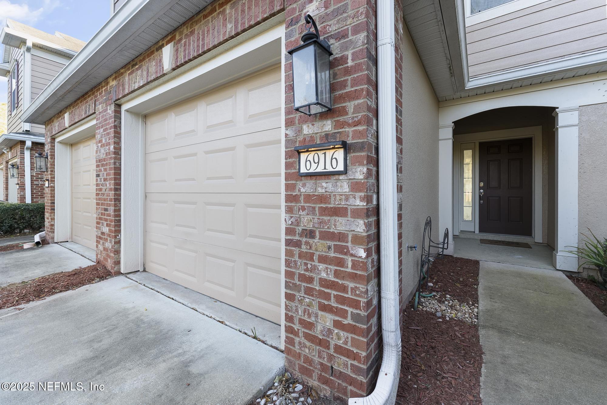 6916 Roundleaf Drive Jacksonville, FL 32258 - Photo 3 of 46 6916_Roundleaf-HDR-03