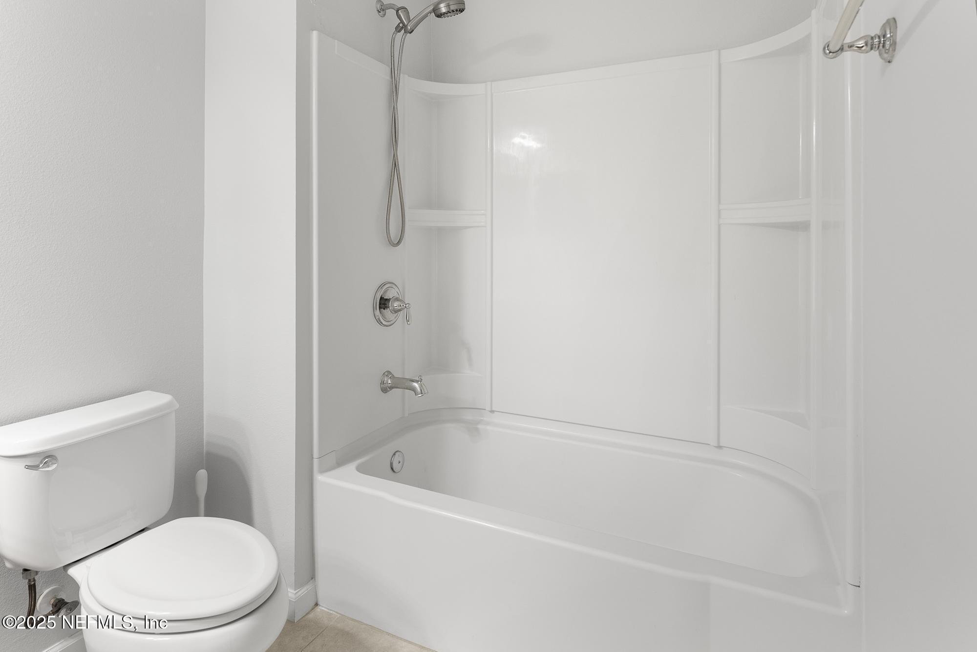 6916 Roundleaf Drive Jacksonville, FL 32258 - Photo 38 of 46 6916_Roundleaf-HDR-40