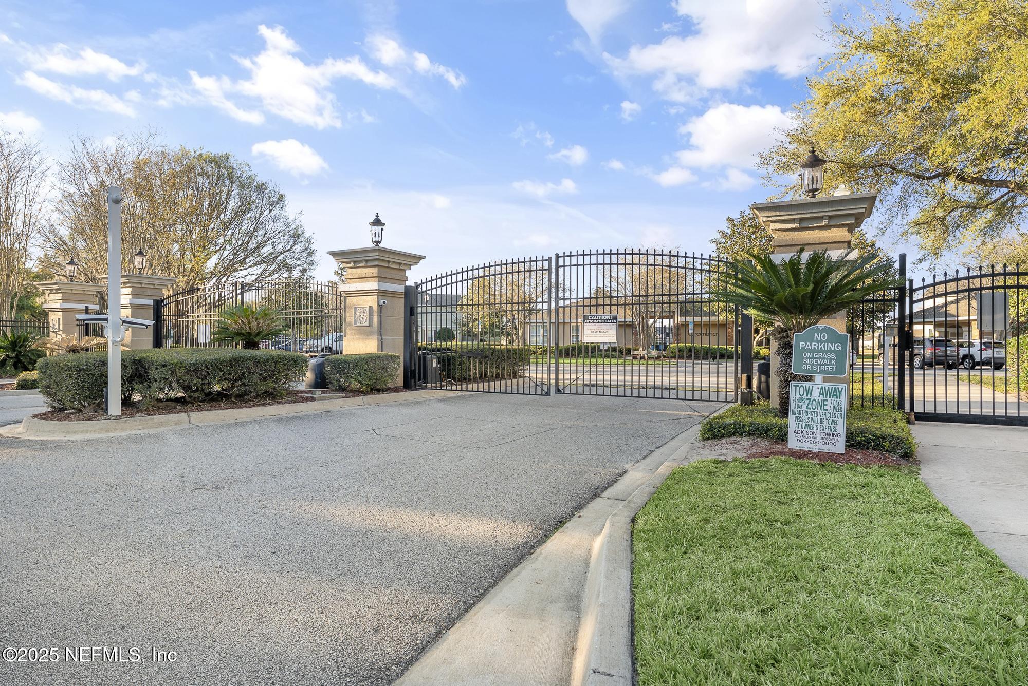 6916 Roundleaf Drive Jacksonville, FL 32258 - Photo 41 of 46 6916_Roundleaf-HDR-44