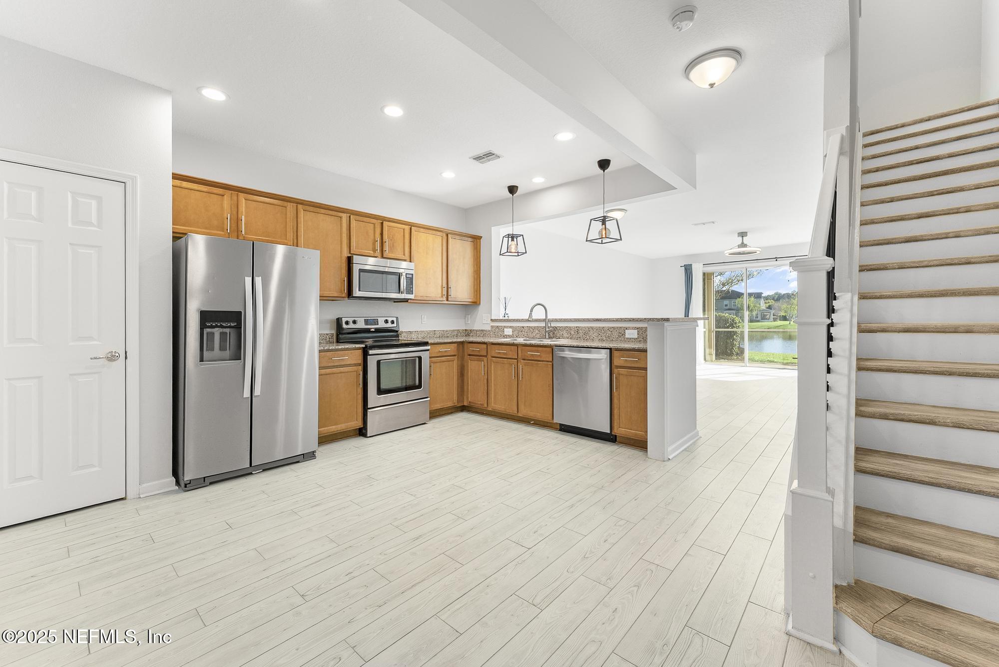 6916 Roundleaf Drive Jacksonville, FL 32258 - Photo 5 of 46 6916_Roundleaf-HDR-05