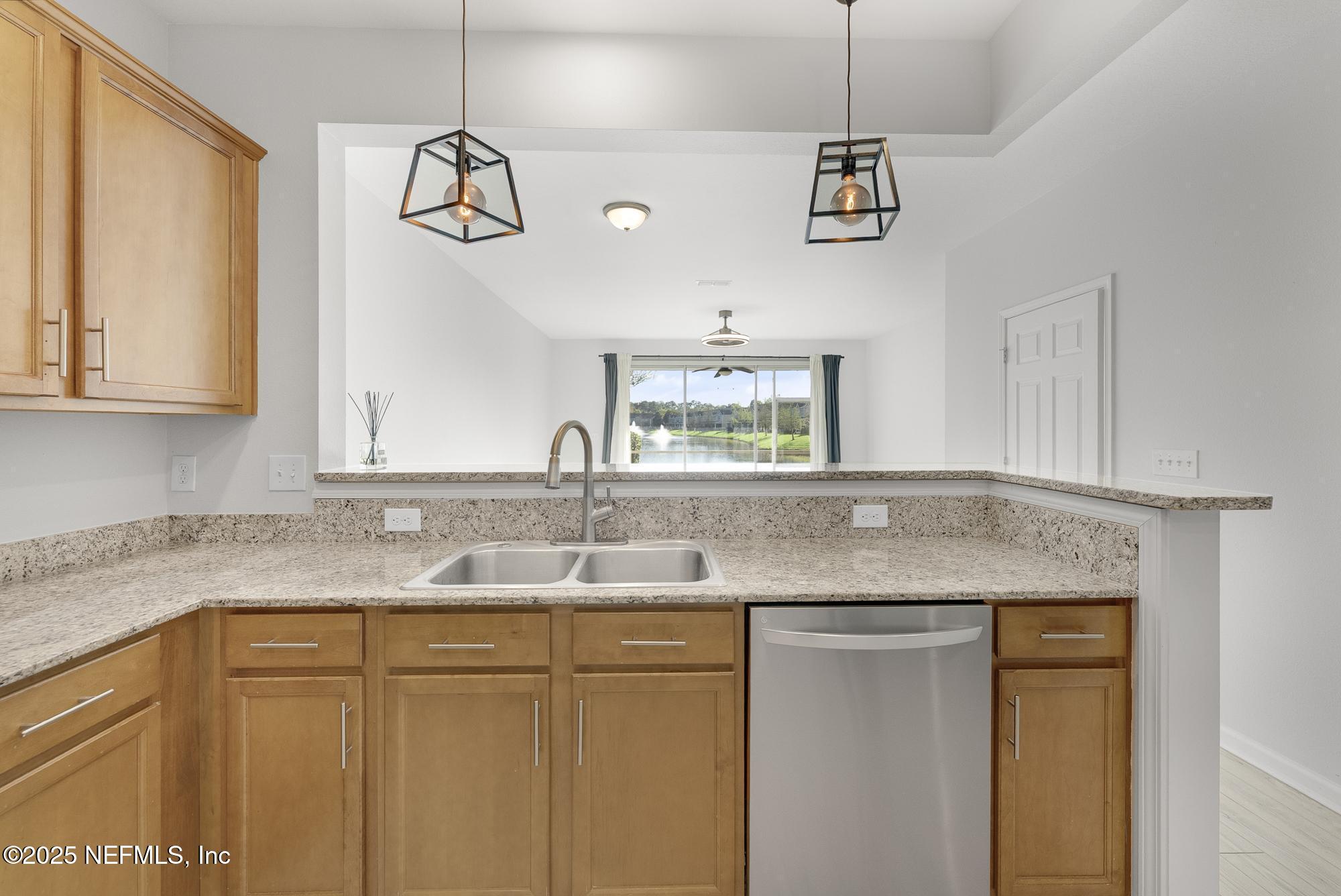 6916 Roundleaf Drive Jacksonville, FL 32258 - Photo 7 of 46 6916_Roundleaf-HDR-07