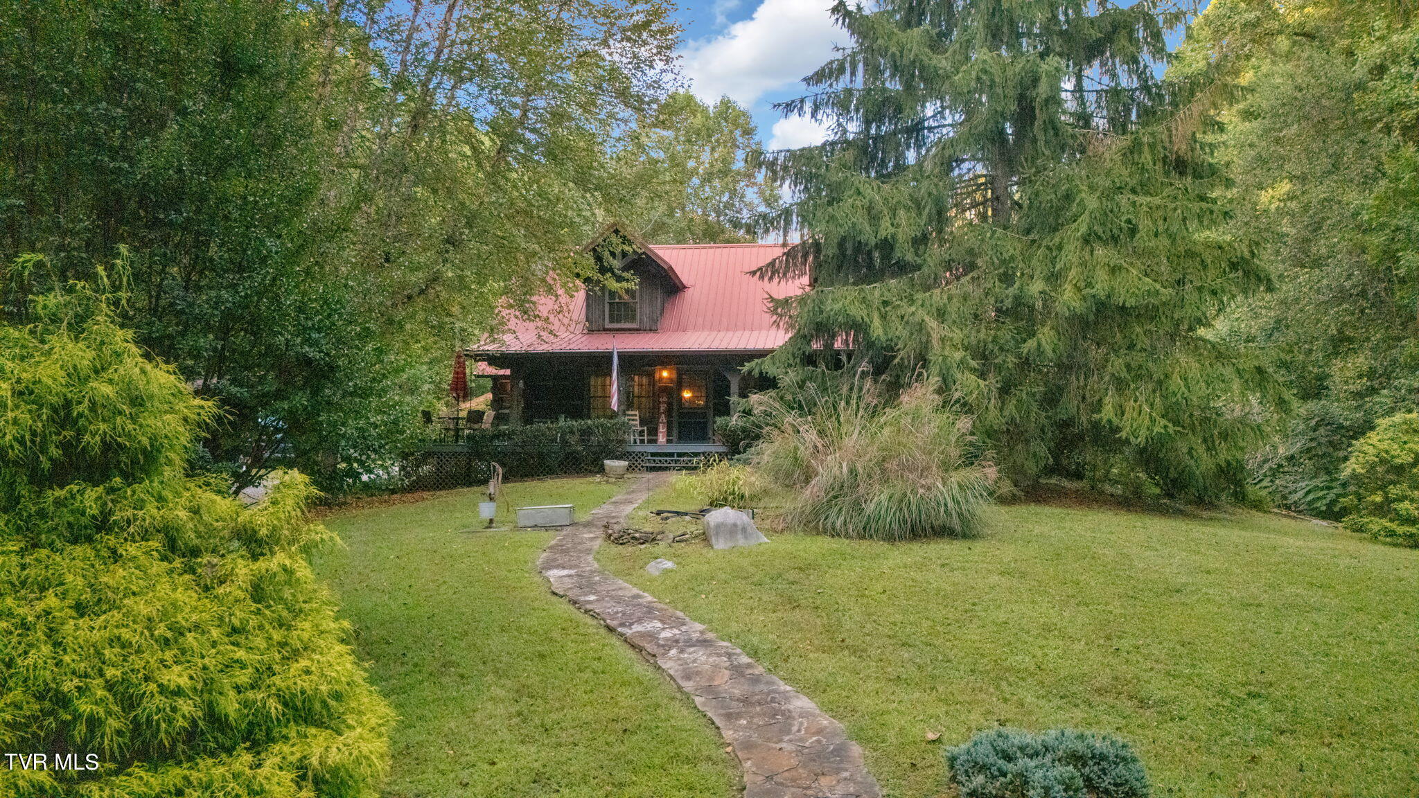 346 Edgefield Road Piney Flats, TN 37686 - Photo 8 of 97 16-web-or-mls-DJI_20231215093925_0621_D