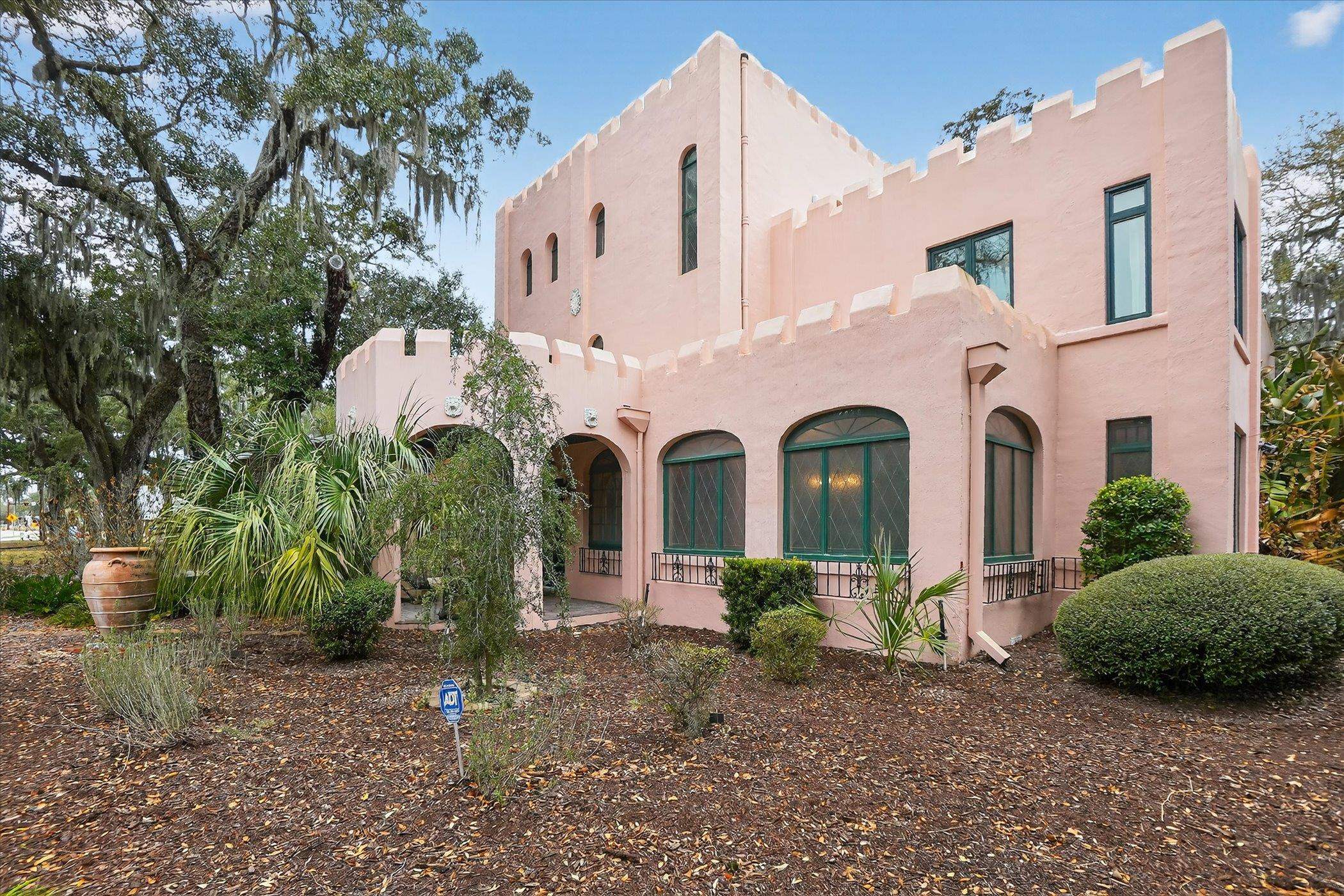16 May Street St. Augustine, FL 32084 - Photo 3 of 85 a front view of a house with garden