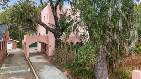 a view of an entryway with a lot of stuff