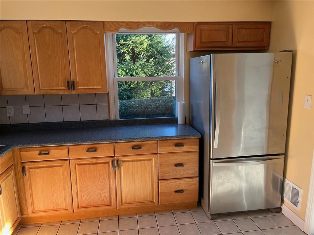 7810 Roderick Drive Pittsburgh, PA 15237 - Photo 6 of 17 Gallery Image 6
