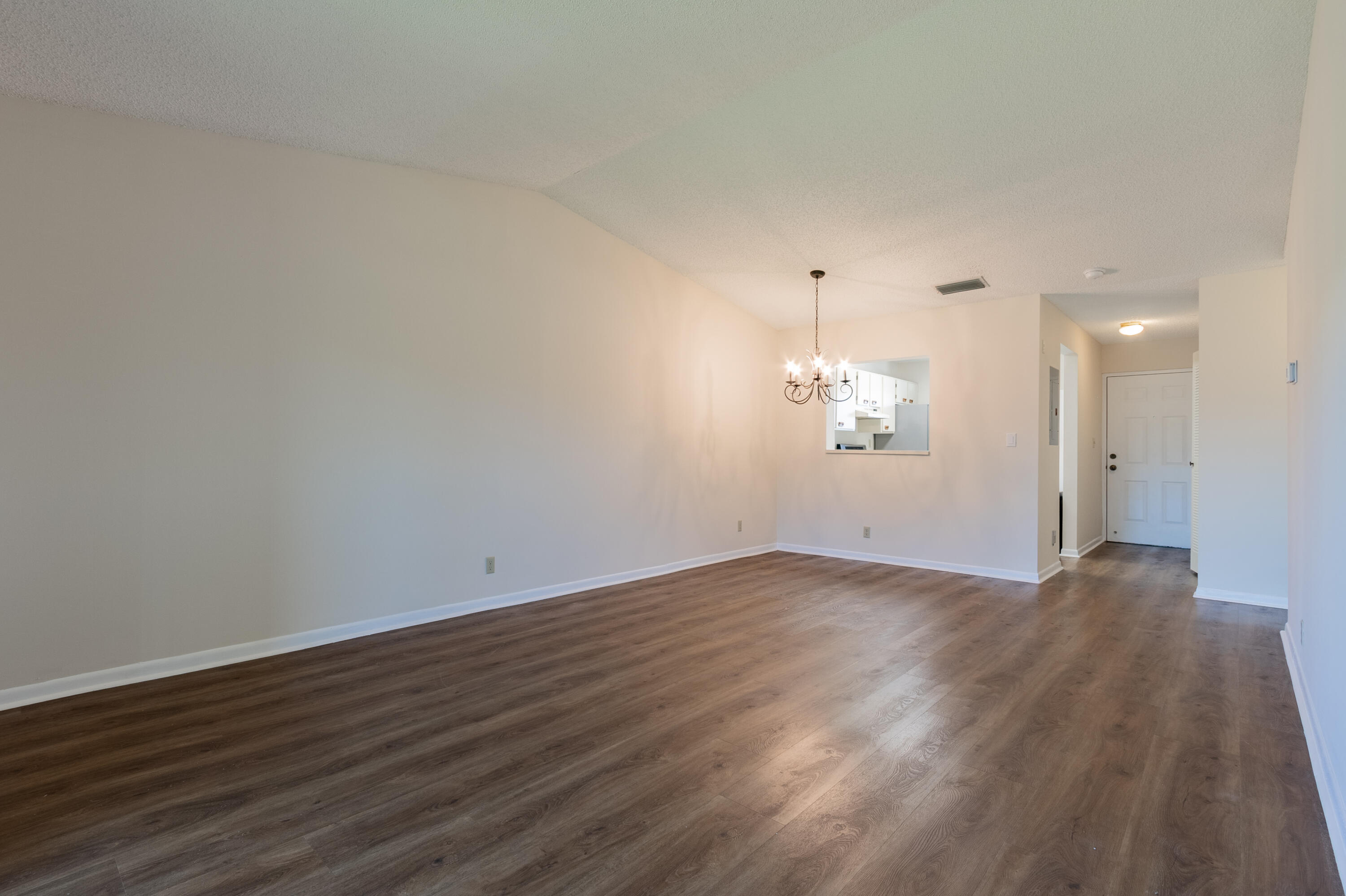 9449 Boca Cove Circle, Unit 911 Boca Raton, FL 33428 - Photo 7 of 22 0E7A9909-HDR