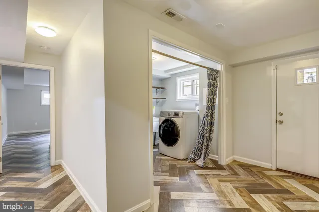 $1,095,000 | 5511 Huntington Parkway, Bethesda, MD 20814