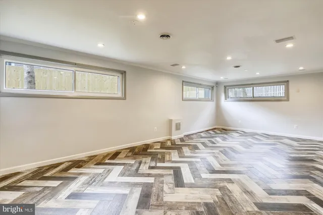 $1,095,000 | 5511 Huntington Parkway, Bethesda, MD 20814