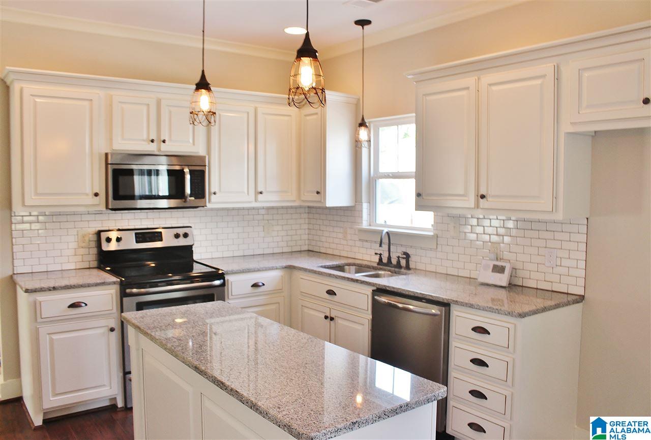 899 Valley Circle, Unit 330 Leeds, AL 35094 - Photo 3 of 6