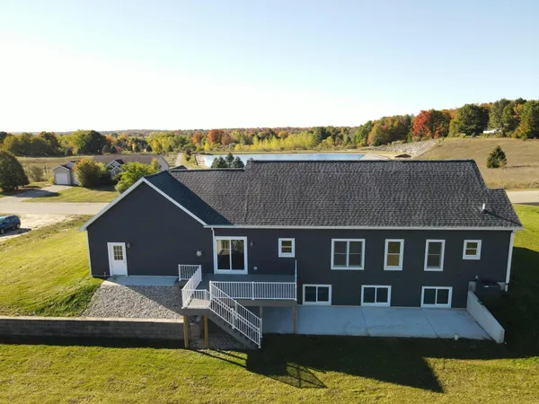 $450,000 | 21238 Deans View, Big Rapids, MI 49307
