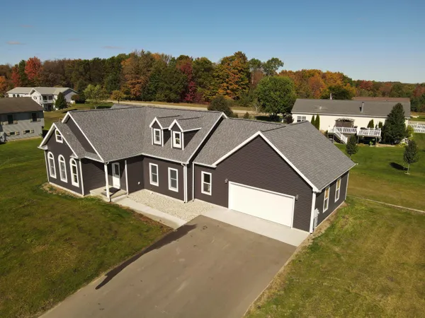 $450,000 | 21238 Deans View, Big Rapids, MI 49307