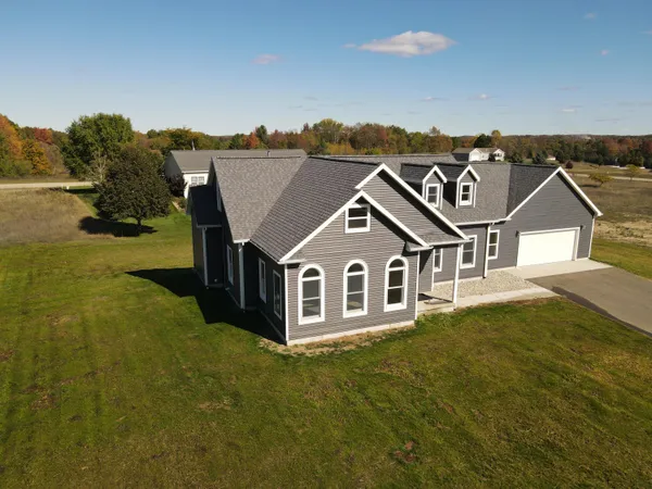 $450,000 | 21238 Deans View, Big Rapids, MI 49307