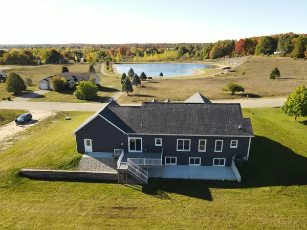 $450,000 | 21238 Deans View, Big Rapids, MI 49307