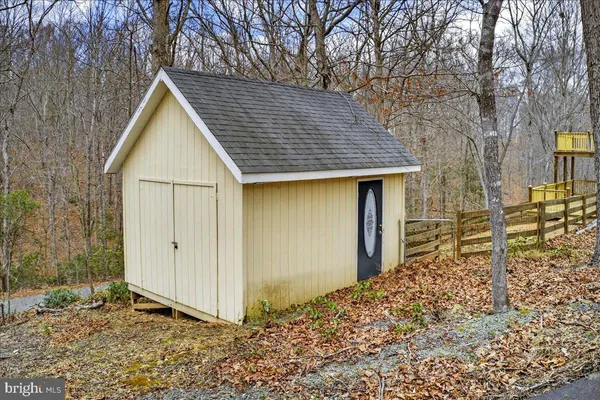 $399,000 | 18 Chickasaw Place, Charlottesville, VA 22902