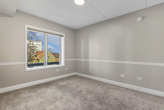 $349,000 | 1 South Lincoln Avenue, Unit 206, Lombard, IL 60148