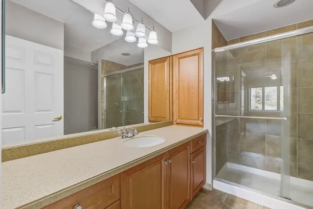 $349,000 | 1 South Lincoln Avenue, Unit 206, Lombard, IL 60148