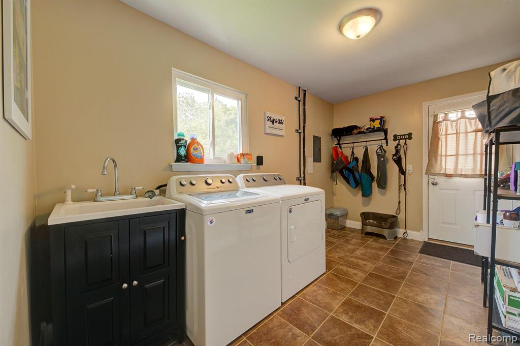 44619 Hanford Road Canton, MI 48187 - Photo 16 of 37