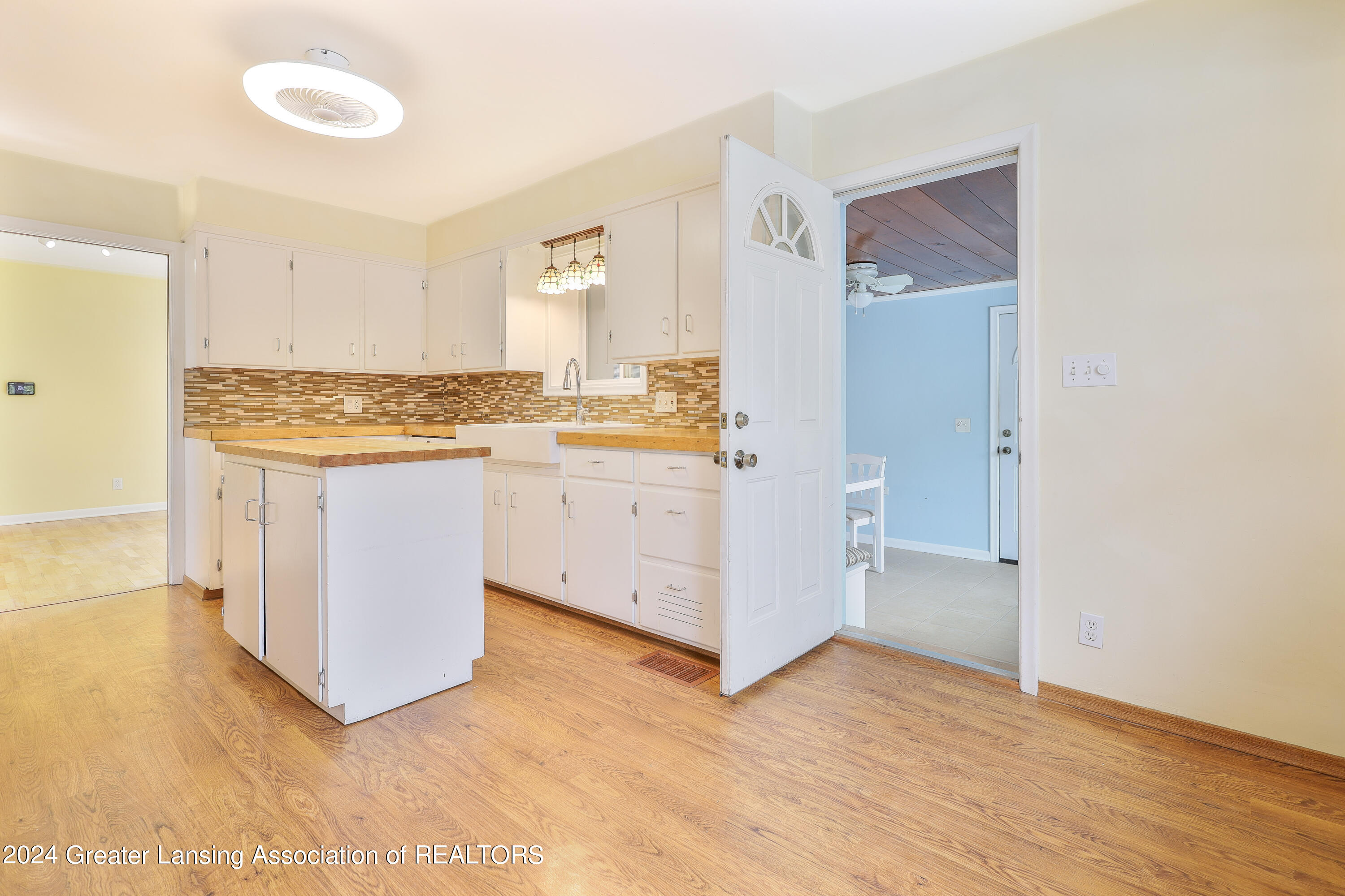 2803 South Cambridge Road Lansing, MI 48911 - Photo 15 of 68 Cambridge-28