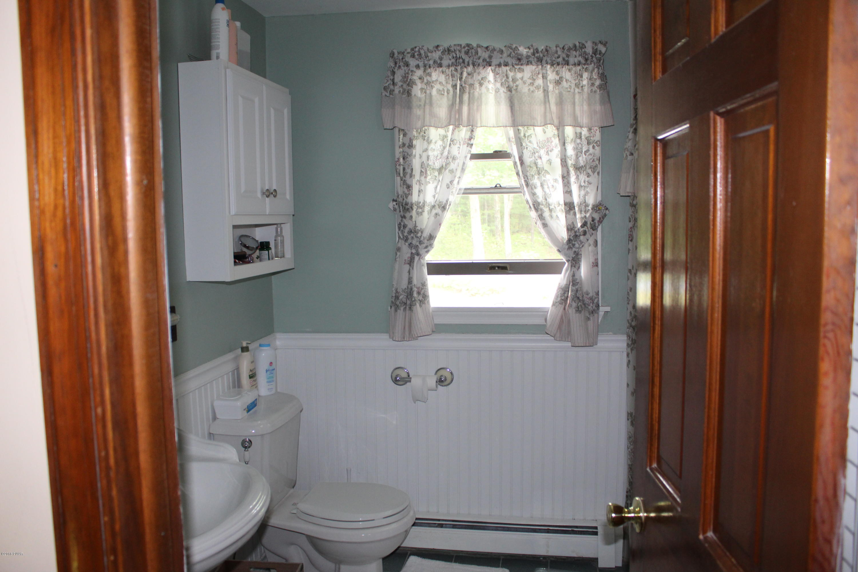 116 Pine Tree Road Shohola, PA 18458 - Photo 24 of 40 Full Bath