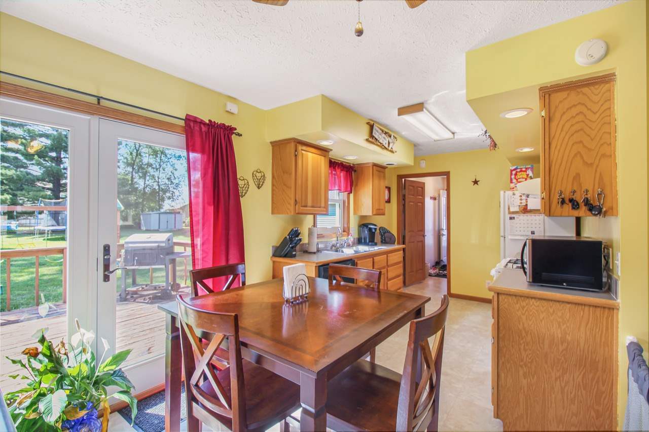 12601 Wiseman Road Pekin, IL 61554 - Photo 8 of 25 Gallery Image 8