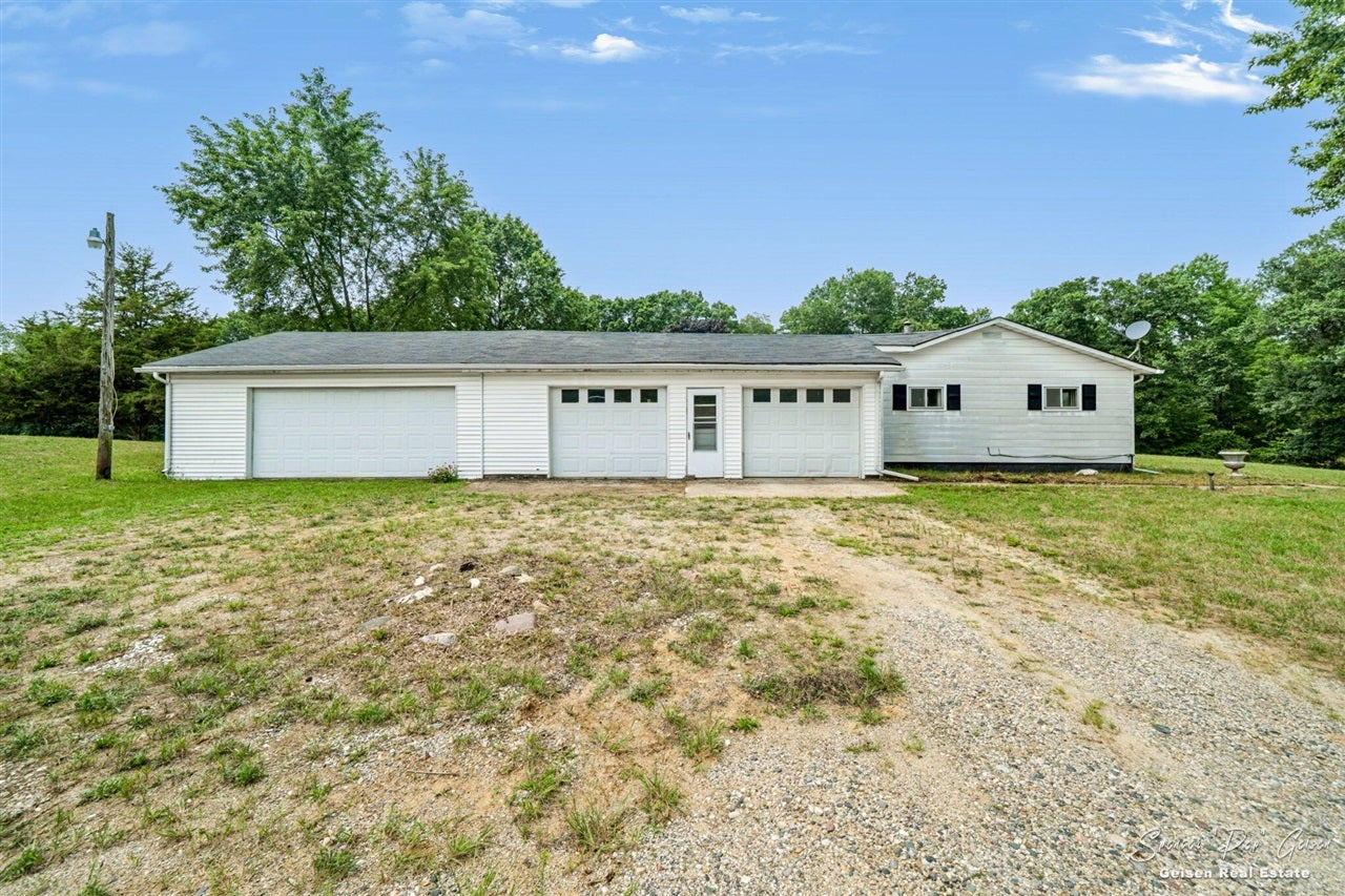 2168 Kellogg Road Ionia, MI 48846 - Photo 7 of 54 Gallery Image 7