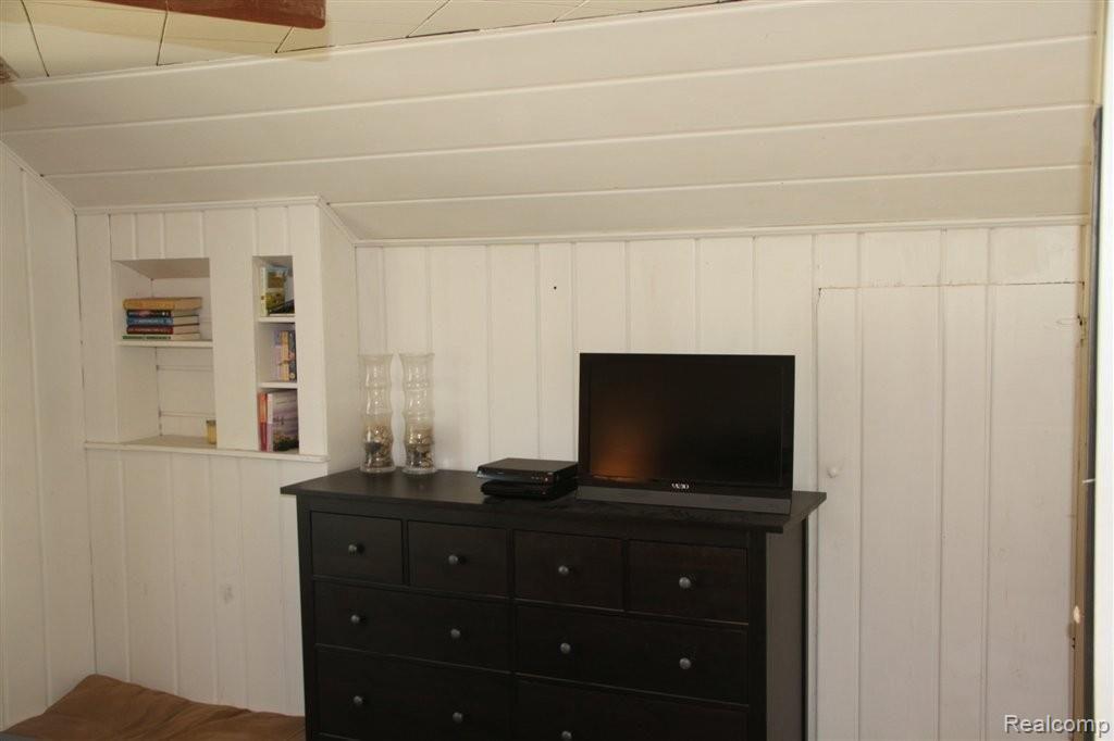 2784 Kenmore Road Berkley, MI 48072 - Photo 15 of 25 IMG_4499.JPG