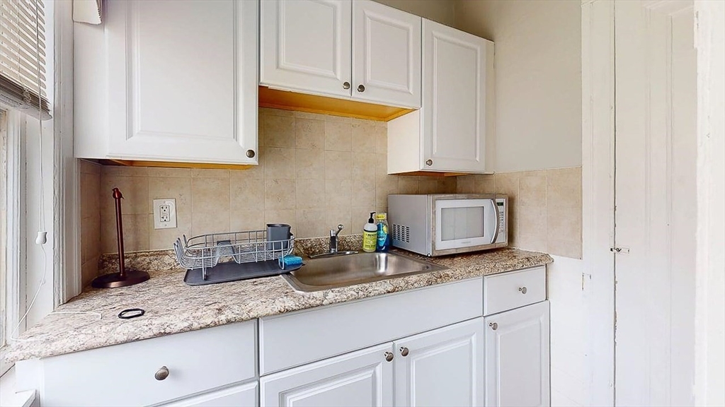 8 Brantwood Road Worcester, MA 01602 - Photo 10 of 42