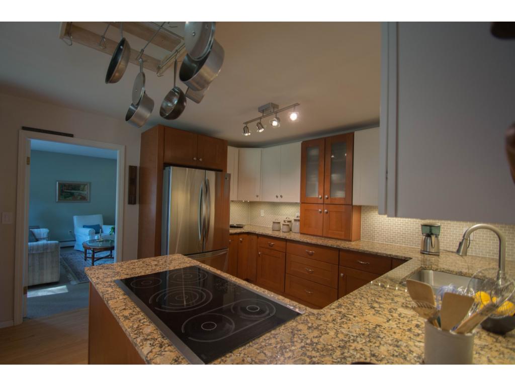28 Standish Way Amherst, NH 03031 - Photo 6 of 33 Gallery Image 6