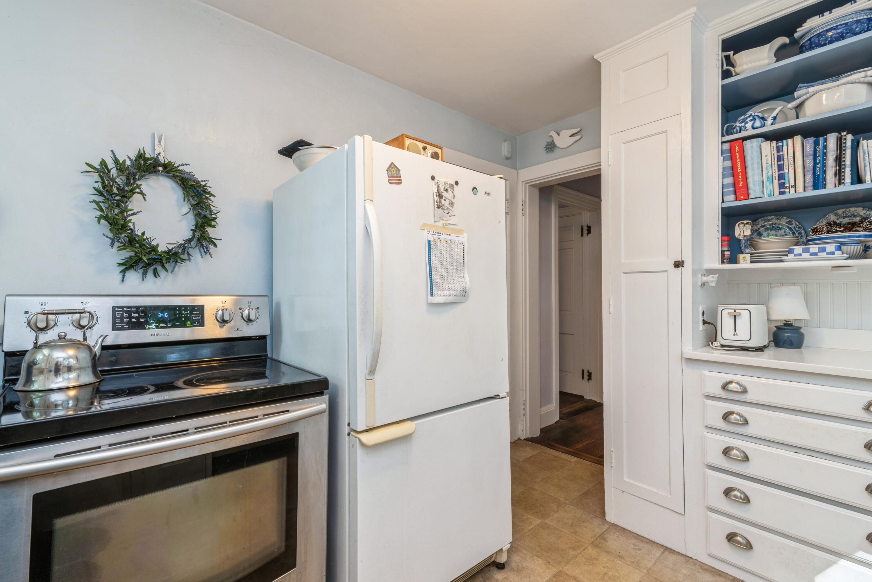 19 Cleveland Street Saco, ME 04072 - Photo 8 of 40 Kitchen