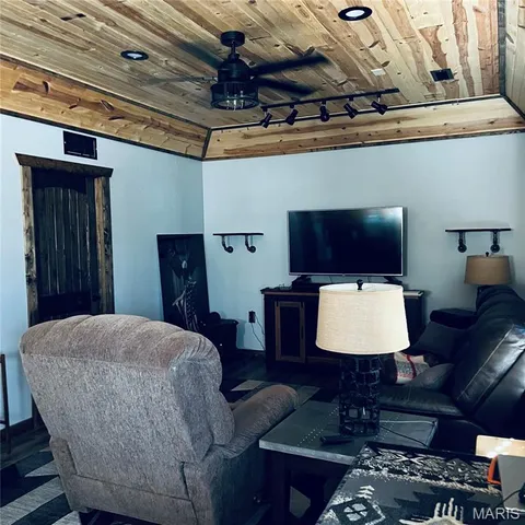 $275,000 | 6275 Mohawk Drive, French Village, MO 63036