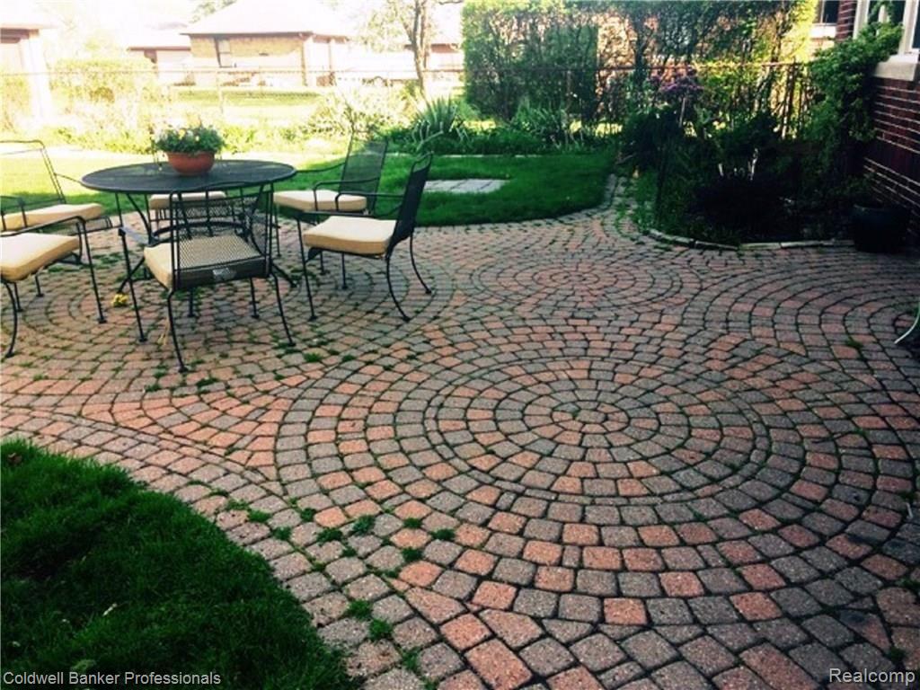 1424 Devonshire Road Grosse Pointe, MI 48230 - Photo 29 of 35 LARGE STUNNING CUSTOM BRICK PAVER PATIO