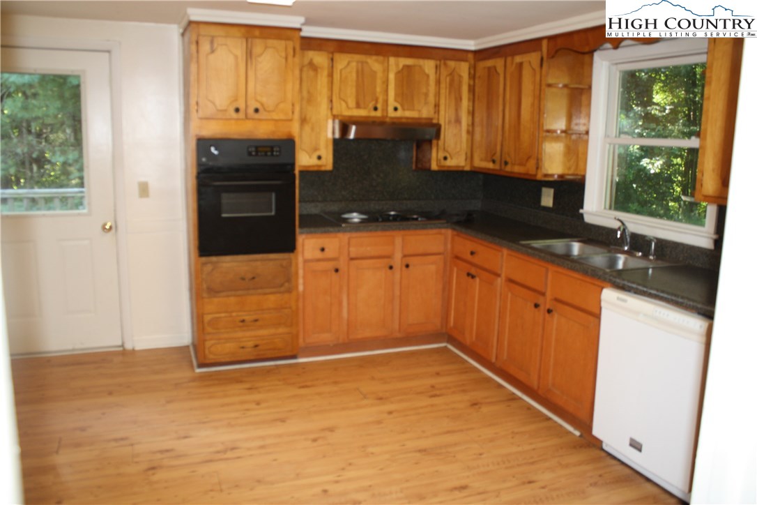 1647 Russ Cornett Road Boone, NC 28607 - Photo 5 of 16 Gallery Image 5