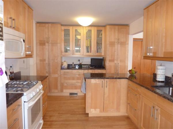 80 Woodcliff Road Brookline, MA 02467 - Photo 2 of 10