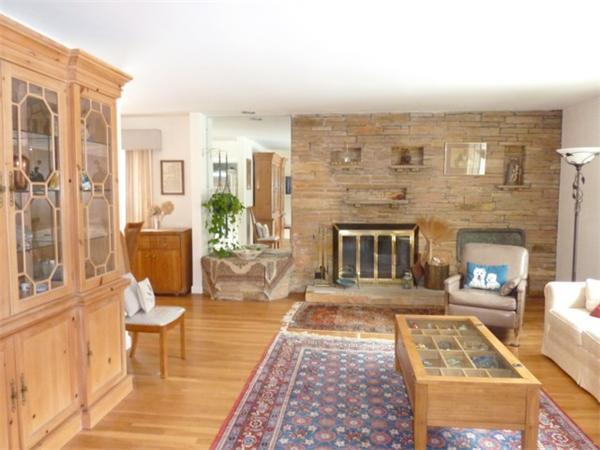 80 Woodcliff Road Brookline, MA 02467 - Photo 5 of 10