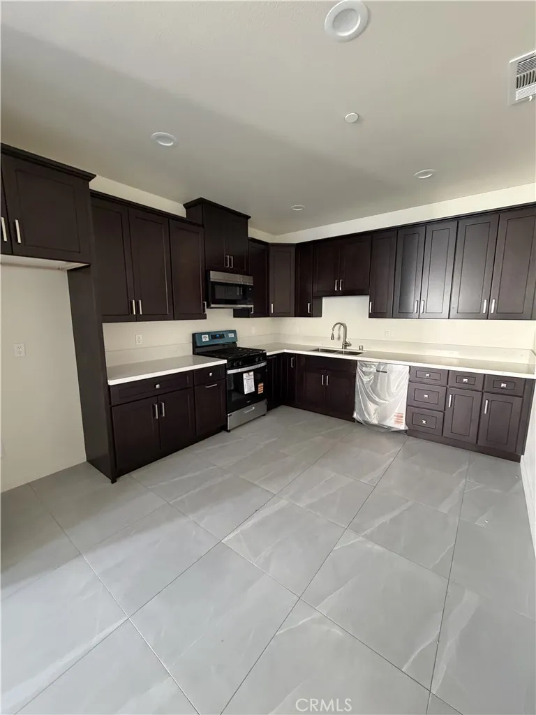 774 South Acacia Avenue, Unit 1 Rialto, CA 92376 - Photo 3 of 12