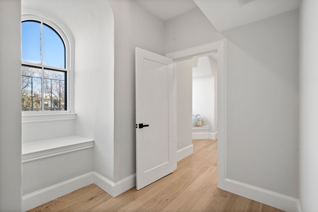 5 Worcester Square, Unit 3 Boston, MA 02118 - Photo 15 of 30