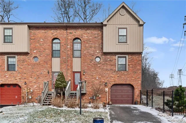 $300,000 | 445 Shady Ridge Drive, Monroeville, PA 15146