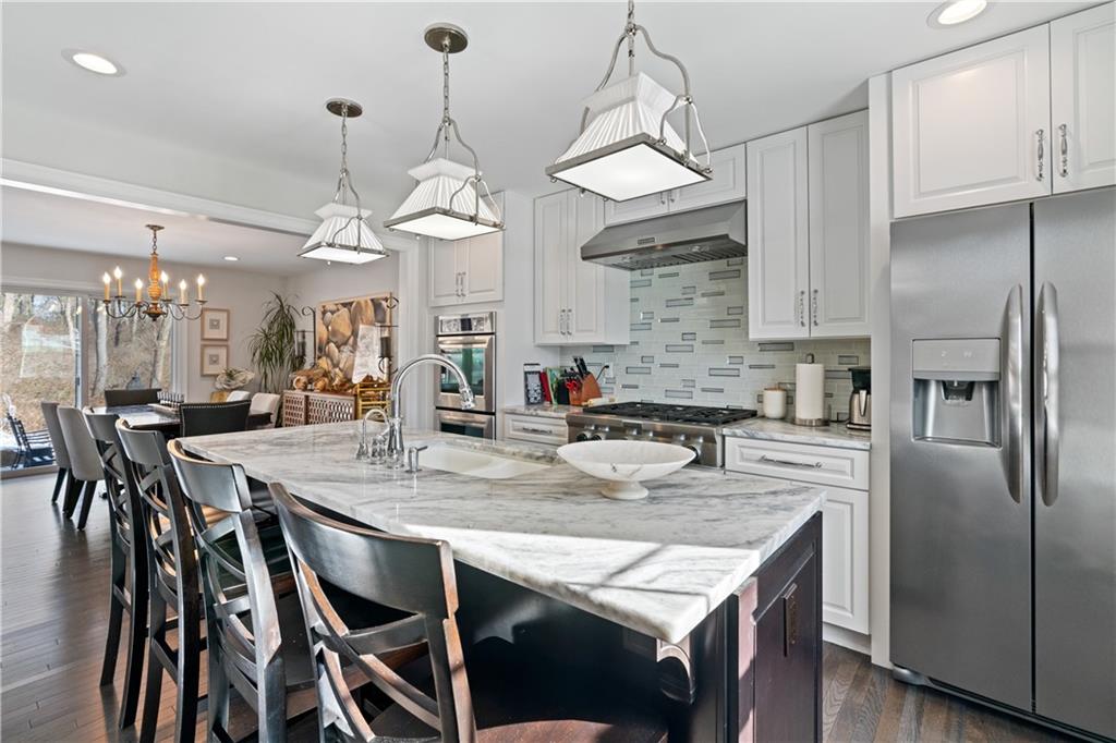 445 Shady Ridge Drive Monroeville, PA 15146 - Photo 3 of 25