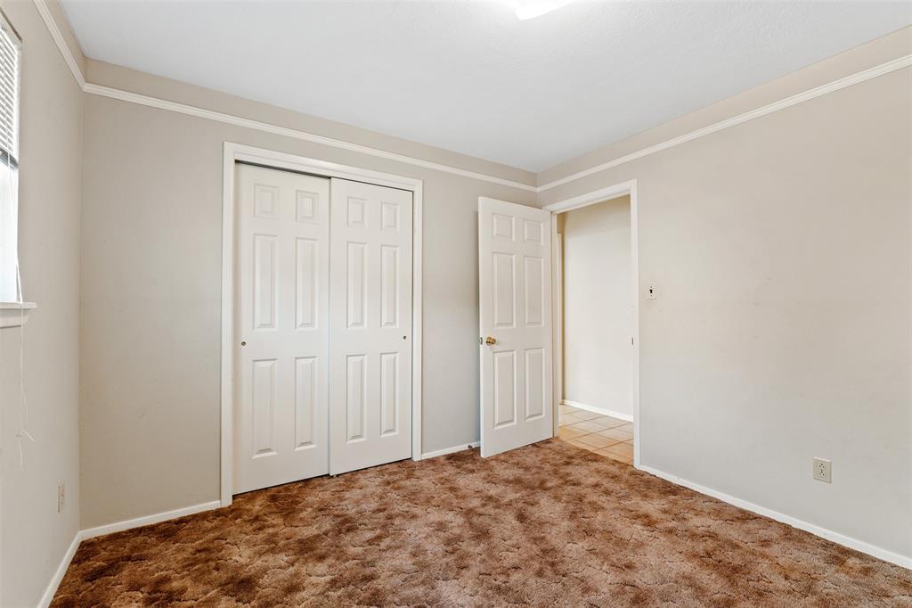 913 North Main Street Springtown, TX 76082 - Photo 27 of 40 a view of room