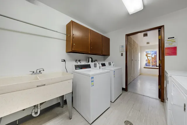a view of utility room