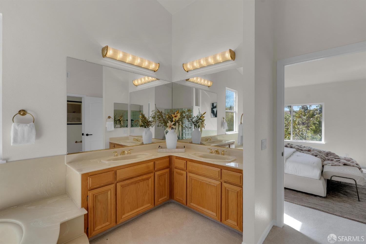 624 Sunflower Court San Ramon, CA 94582 - Photo 10 of 21 a spacious bathroom with a sink double vanity and a mirror