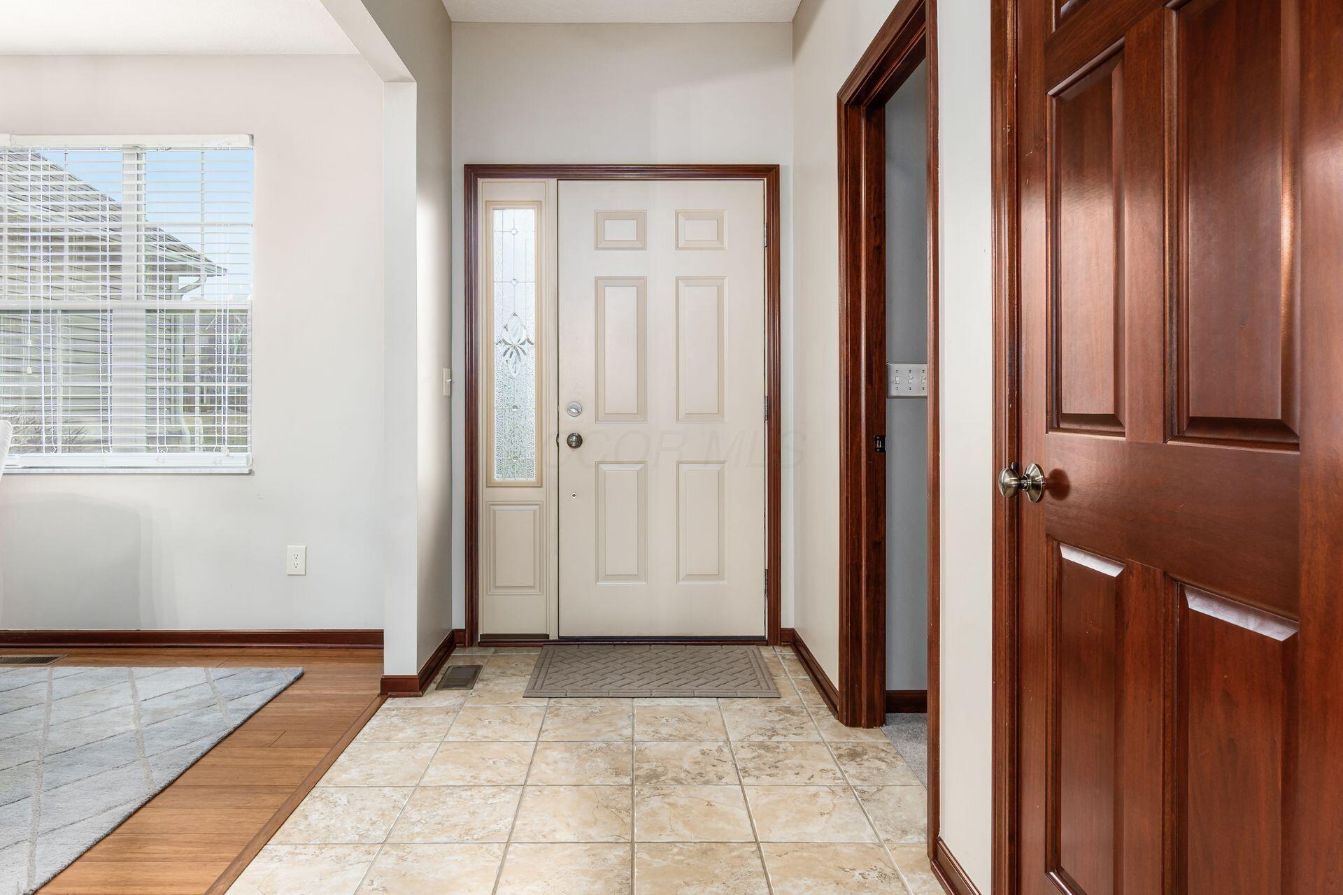 121 Harvest Ridge Avenue Pataskala, OH 43062 - Photo 4 of 67 Entry