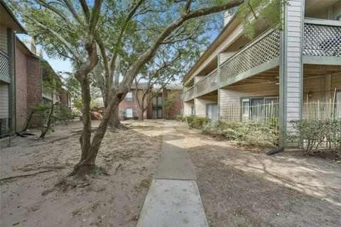 $104,900 | 6500 Harbor Town Drive, Unit 3204, Houston, TX 77036