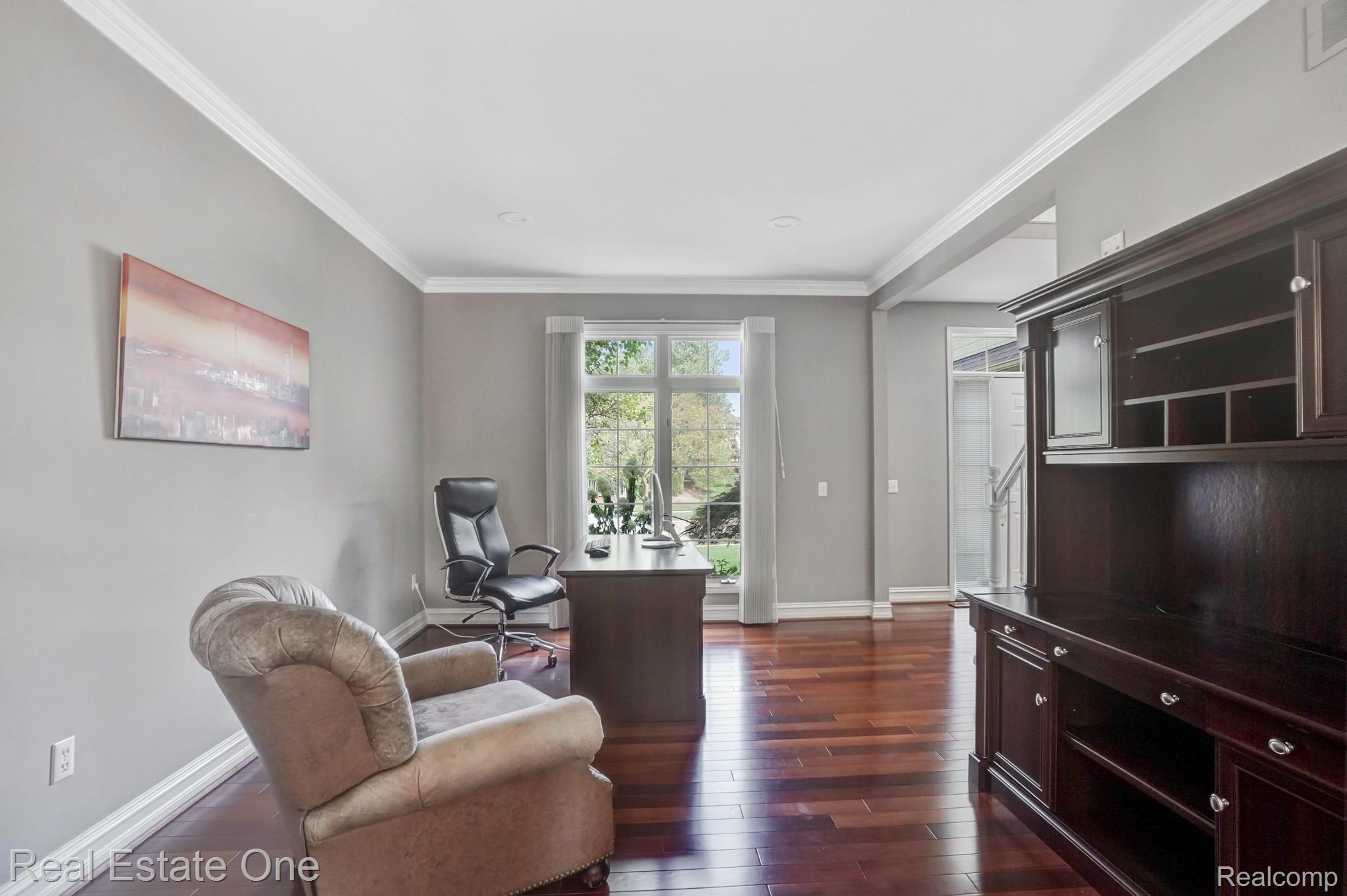 1640 Chase Drive Rochester, MI 48307 - Photo 9 of 44 dsc07641-dsc07643.jpg