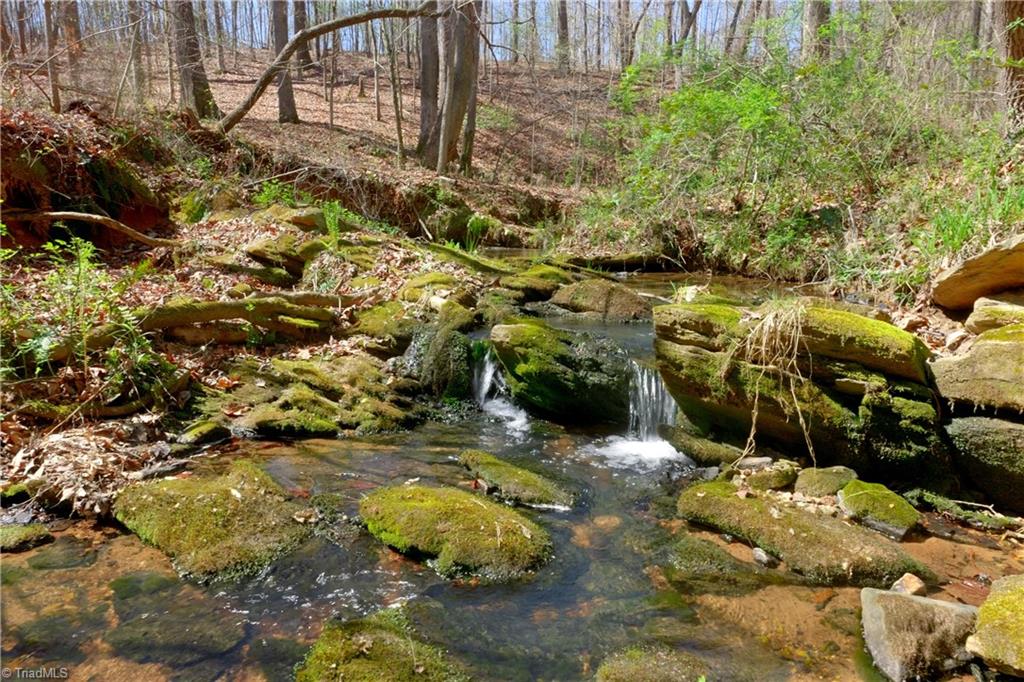 2 Alexander Farm Road Harmony, NC 28634 - Photo 8 of 33