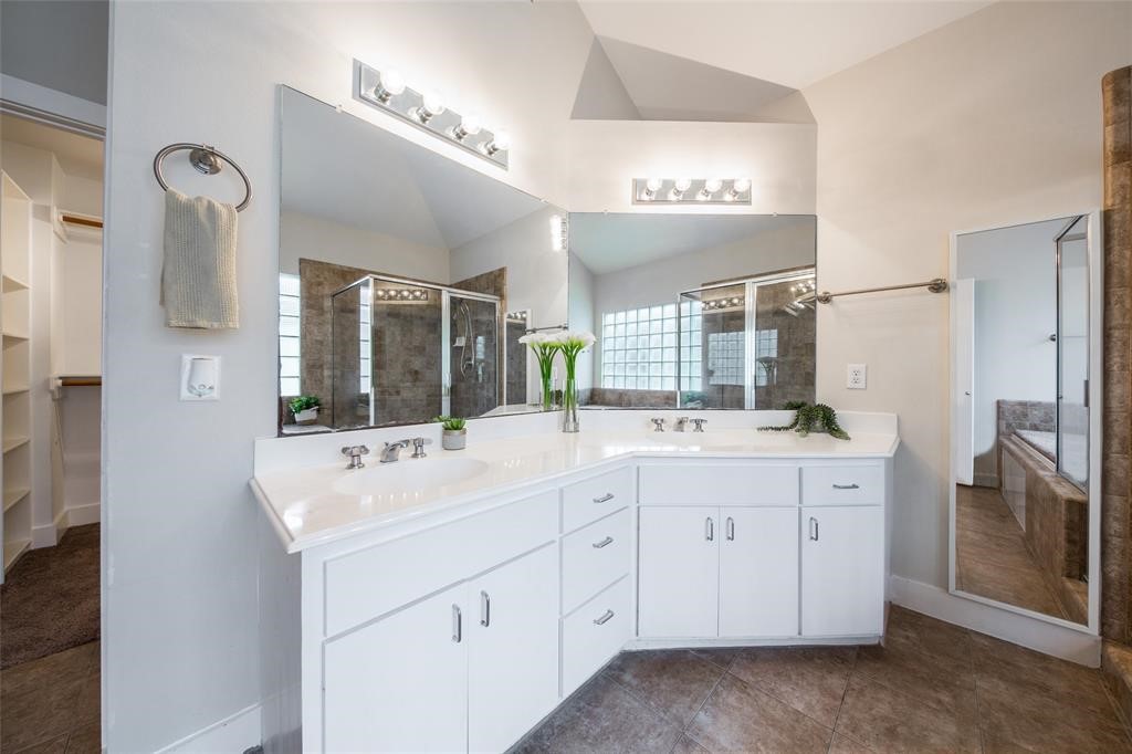 3027 Buttercup Street Houston, TX 77063 - Photo 7 of 29 a view of a kitchen with a sink