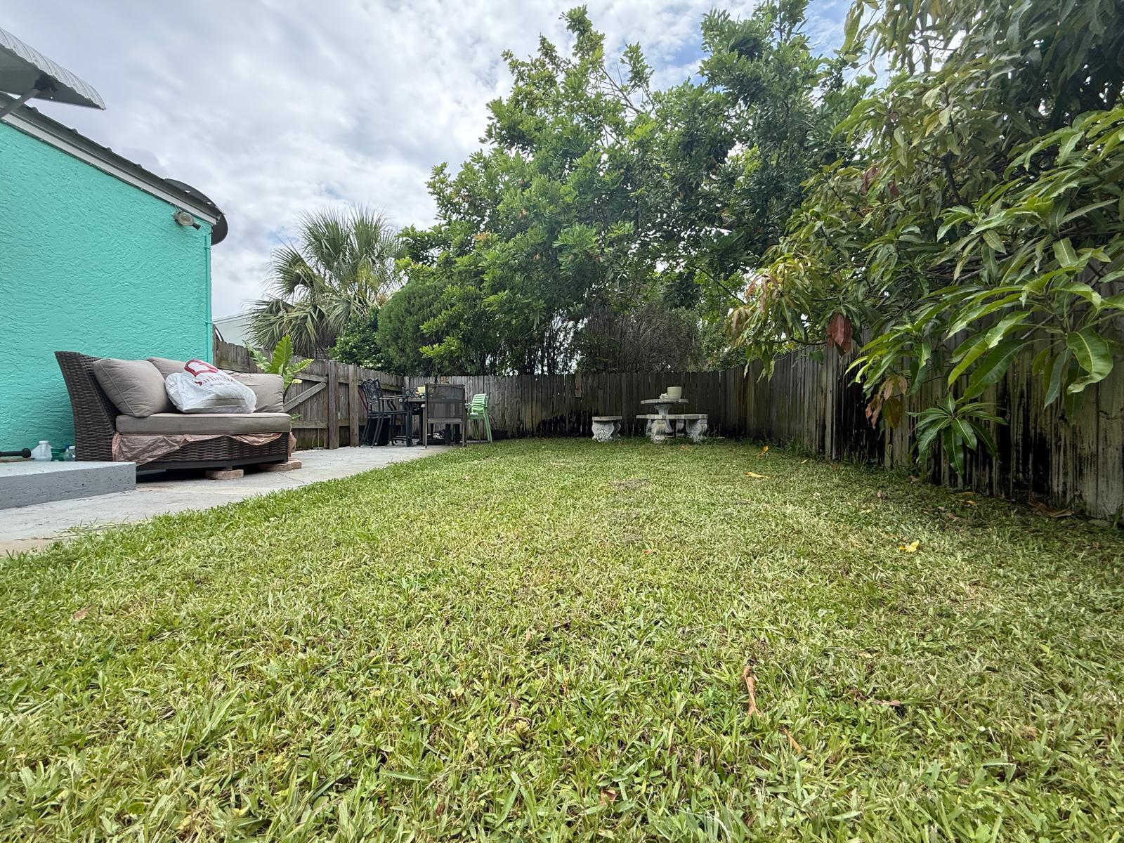 320 West 29th Street Riviera Beach, FL 33404 - Photo 23 of 28 6