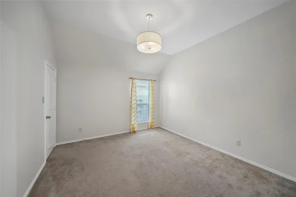 $2,750 | 2886 Woodland Glen Lane, Conroe, TX 77385